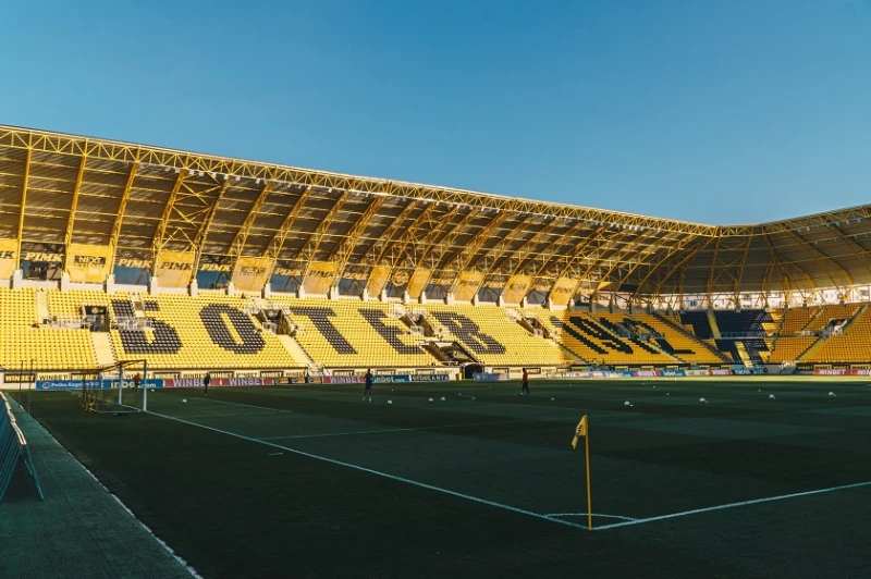Ботев Пловдив разпродаде почти целия стадион за реванша с ЦСКА