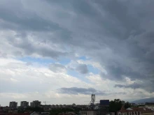 Проливен дъжд с гръмотевици над Пловдив