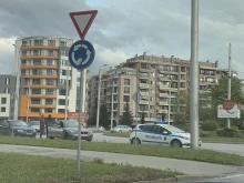 Инцидент на кръстовище в голям пловдивски квартал, полиция е на място