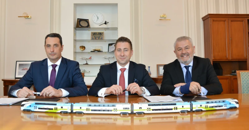 Гвоздейков подписа за двуетажните влакове
