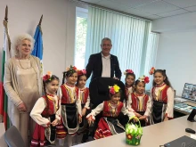 Пловдивски кмет посрещна китни лазарки