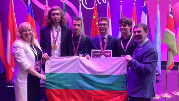 </TD
>Български ученици спечелиха пълен комплект медали от международната Менделеевска олимпиада