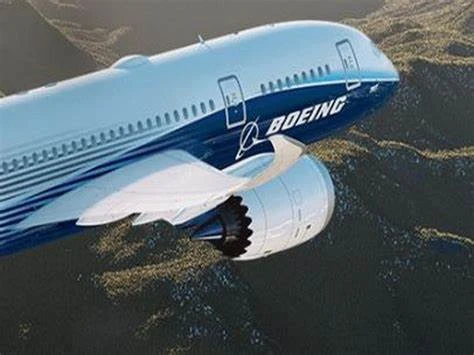 Нов инцидент със самолет на Boeing: Аварийна пързалка се откъсна по време на полет в САЩ