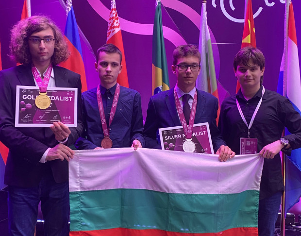 </TD
>С пълен комплект медали се прибраха българските ученици след блестящо