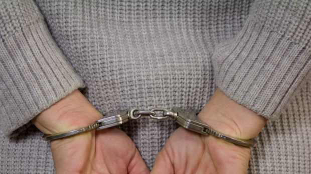 Женски бой в Мъглиж: 21-годишна жена е задържана