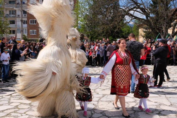 Ето къде е единственото място в България, където Великден се посреща с автентични обичаи