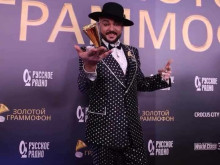 Световноизвестен певец с български корени празнува днес