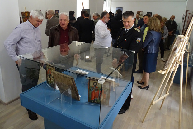 Във Военноморския музей във Варна е открита изложбата Светци –