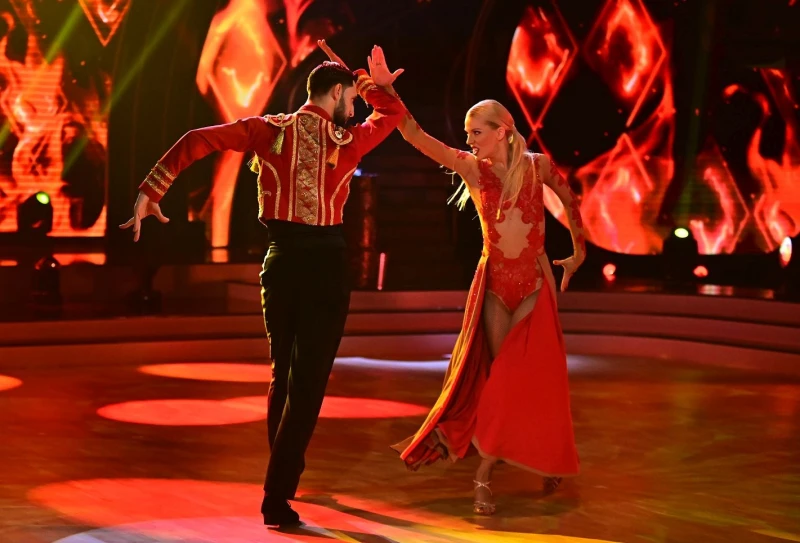 Dancing Stars�������� � ������������� �� ����