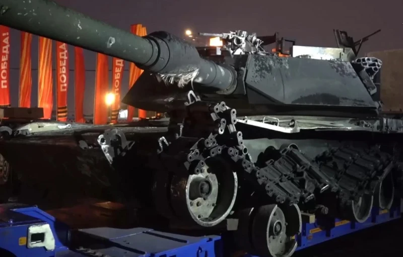 Русия показва американски танк Abrams на изложението на трофейна западна техника в Москва