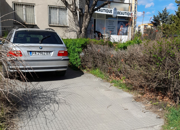 TD Проблемът с безразборното паркиране в Пловдив става все по сериозен В
