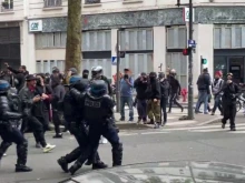 Първомайски демонстранти влязоха в сблъсъци с полицията във Франция