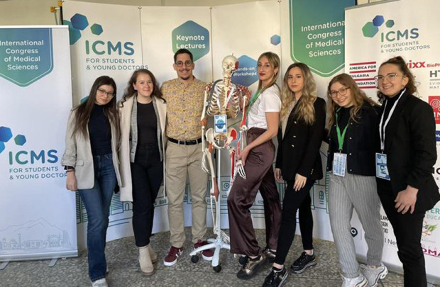 Студенти от специалностите Медицина и Логопедия към МУ-Варна бяха подкрепени