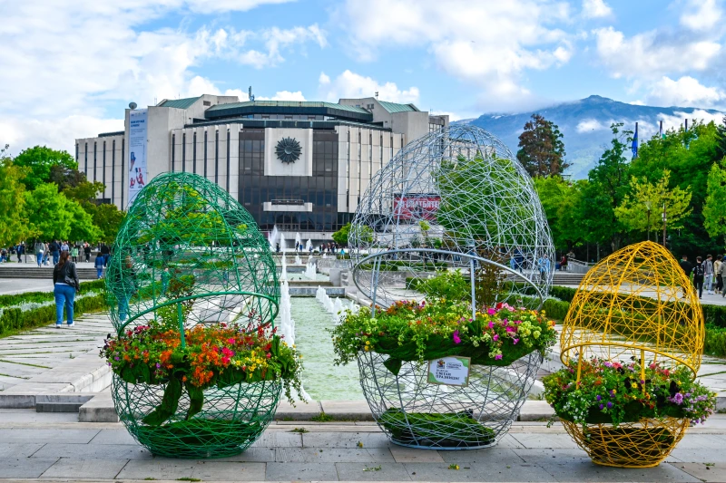 Разкошна великденска украса в София