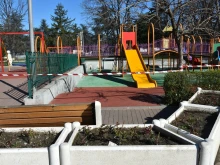 Ограничен е достъпът до детската площадка в казанлъшкия парк "Розариум"