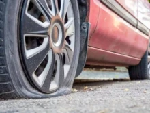 Срязаха гумите на автомобил в Добрич