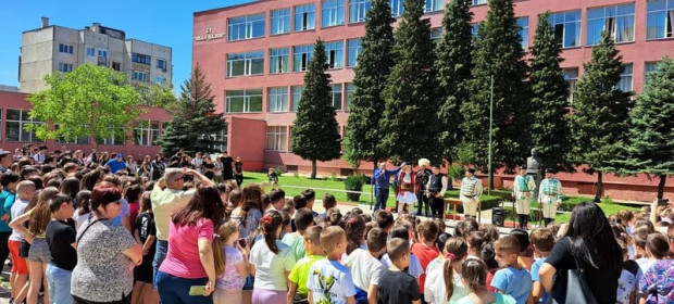 </TD
>С уроци по родолюбие ученици от благоевградски училища се върнаха