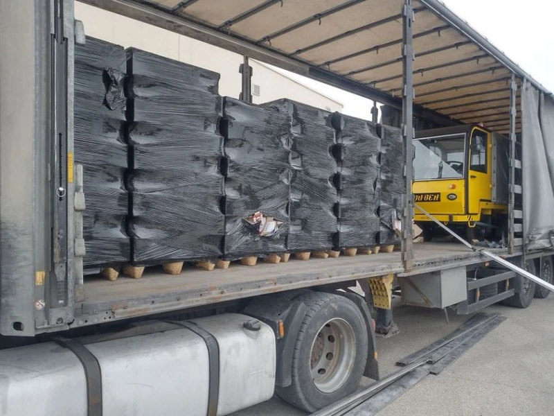 Над 6 700 кг заготовки за цигарени кутии задържаха в района на Дунав мост при Видин