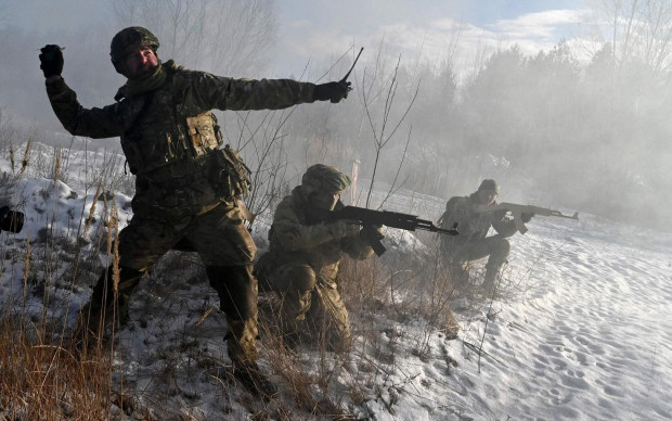 Ново настъпление на Русия: Военен експерт посочи датите и направленията, където Москва прехвърля войски