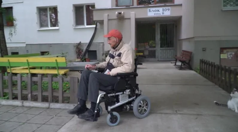Пловдивчанин измина 200 км, за да вземе инвалидната си количка