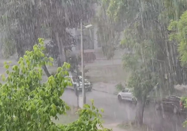 </TD
>Много силен дъжд се изсипа над Пловдив около 11,40 часа