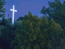 Издигнаха 6-метров кръст над Ослен Криводол с вярата за съживяване на този край
