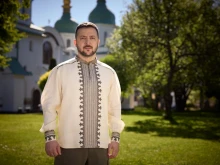 Зеленски: Украинците падат на колене само при молитва и никога пред нашественици