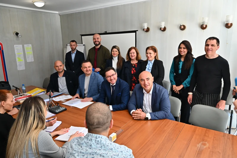 Коалиция ГЕРБ - СДС регистрира листата си с кандидати за народни представители в 3 МИР - Варна