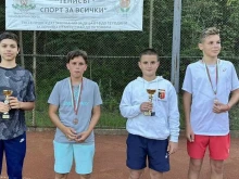 Максим Петков и Симона Попова триумфираха на регионалното до 14 г. в Асеновград