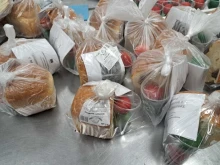 400 човека получиха козунаци и шарени яйца в Община Разград