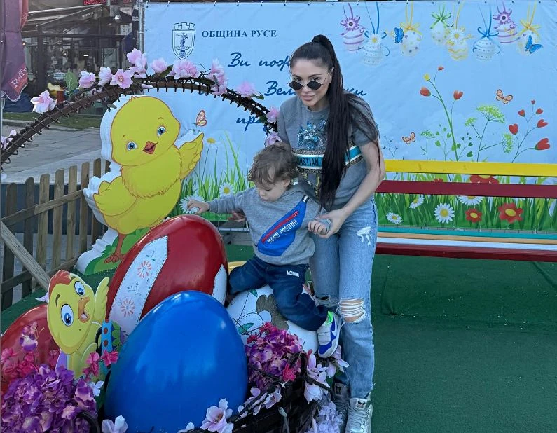 Няма да повярвате как изглежда бабата на Яница