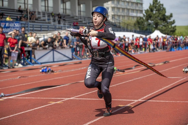 Отборът по пожароприложен спорт във Варна завоюва медали от състезание в Чехия