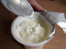 12 фирми искат да квасят българско кисело мляко