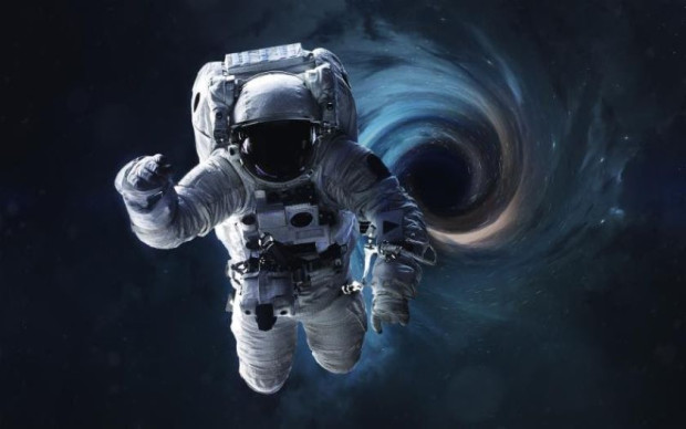 Учени моделираха как човек пада в черна дупка. Хоризонтът на