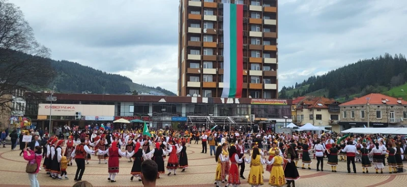 Незабравимо веселие в Чепеларе на 11 май – Празник на хората