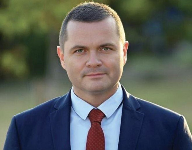 </TD
>Кметът на Русе Певнчо Милков честити на гражданите Деня на