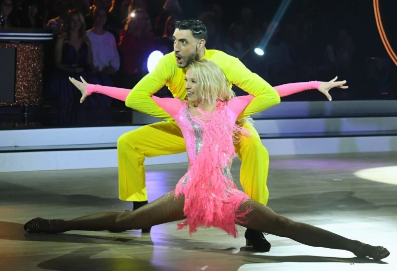 ������ ��������� ������ Dancing Stars?