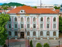 Идея: Тази сграда на Главната в Пловдив да стане обществена баня
