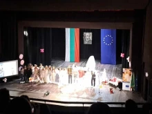 Ученици представят постановки на английски, немски и испански във Фестивала на езиците в Смолян