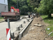 Започна поетапното изграждане и ремонт на тротоарите в столичния район "Искър"