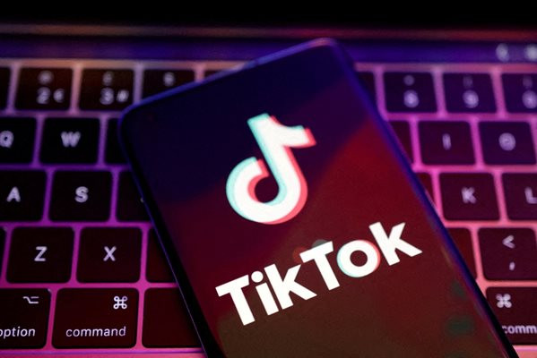 TikTok обяви в четвъртък че ще маркира генерираното от изкуствени интелект