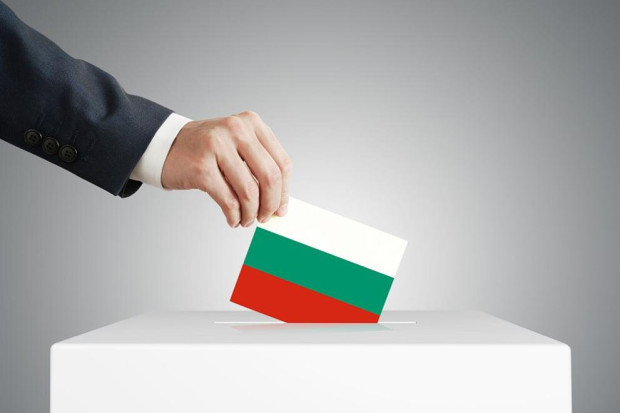 От полунощ на 10 май България официално е в предизборна кампания. Точно
