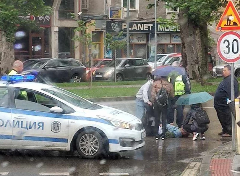 Автомобил блъсна пешеходец на булевард "Руски" в Пловдив