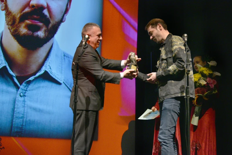 Стефан Радев връчи наградата за автор на Благой Иванов на тазгодишния фестивал на детската книга