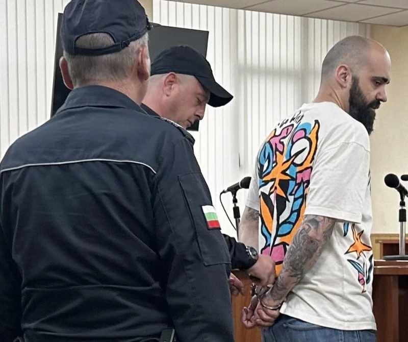 Изненадващо живеещият в Пловдив Марио Илиев се появи с белезници