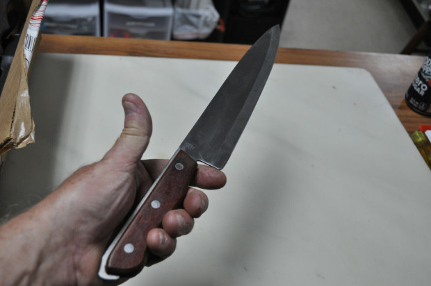 Задържане под стража за мъж в София, заканил се на жена с нож и с думите: Ще те убия
