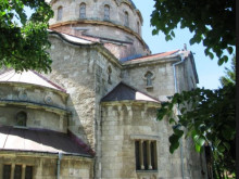 Знаете ли къде се намира църквата, която е умалено копие на храма "Александър Невски"?