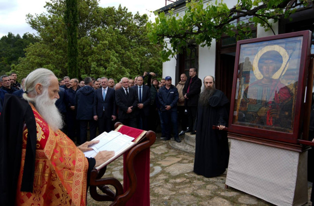 Главчев и министри от кабинета участваха в празника на Зографския манастир в Света гора