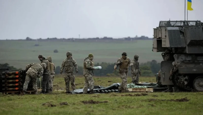 Великобритания прехвърля най-големия пакет от военна помощ на Украйна