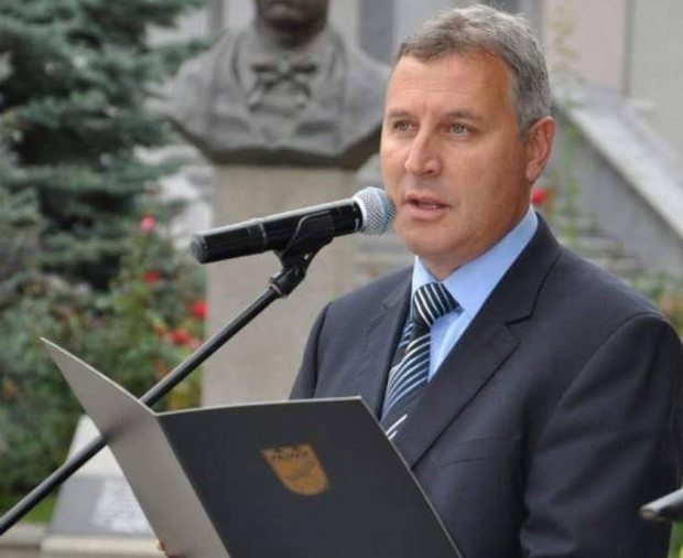 </TD
>Кметът на Община Разлог Красимир Герчев отдаде почит към Първоучителите,